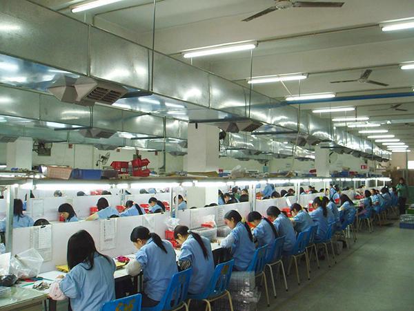 高考狂魔十四载 从执着梦想到生活反噬的生意经